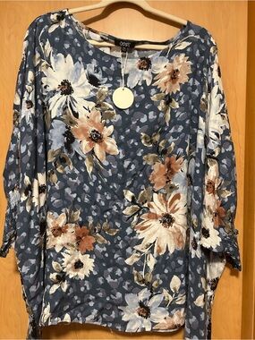 ODDY Blue Floral Dolman Tunic with Cream and Tan Blooms